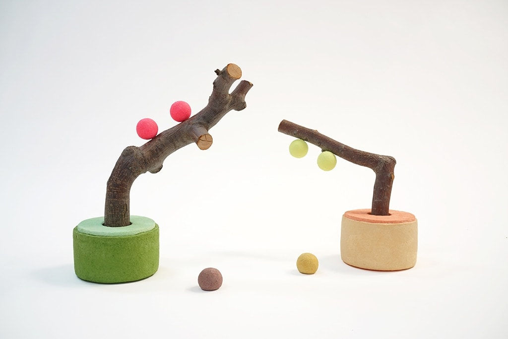 CHIAOZZA - image of the two sculpture, 