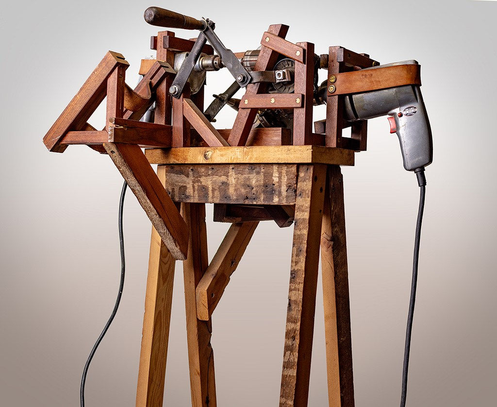 Sculpture made from wood and electric tools