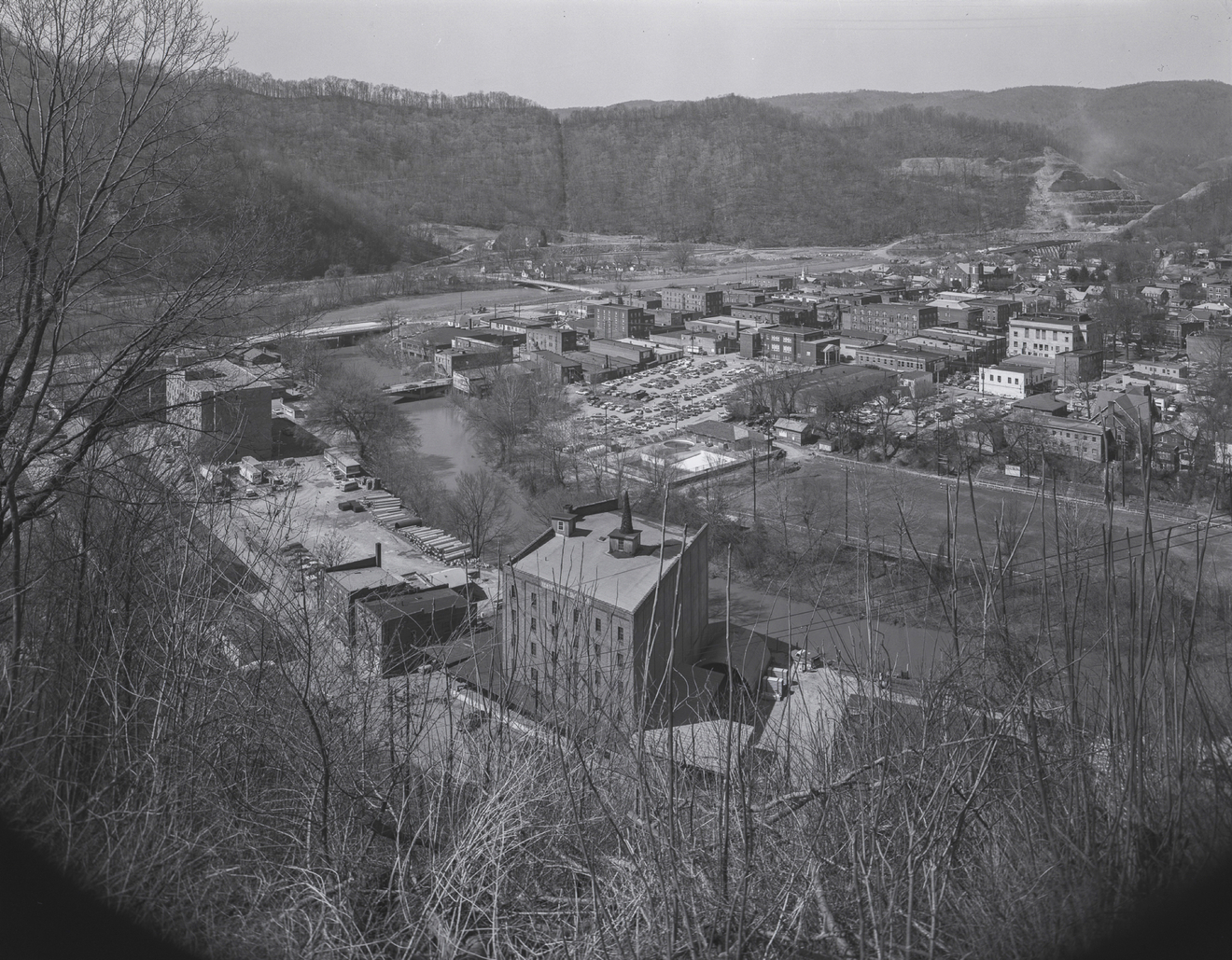 View of Harlan, KY and Harlan County Courthouse, US 421, Harlan, KY, 1977