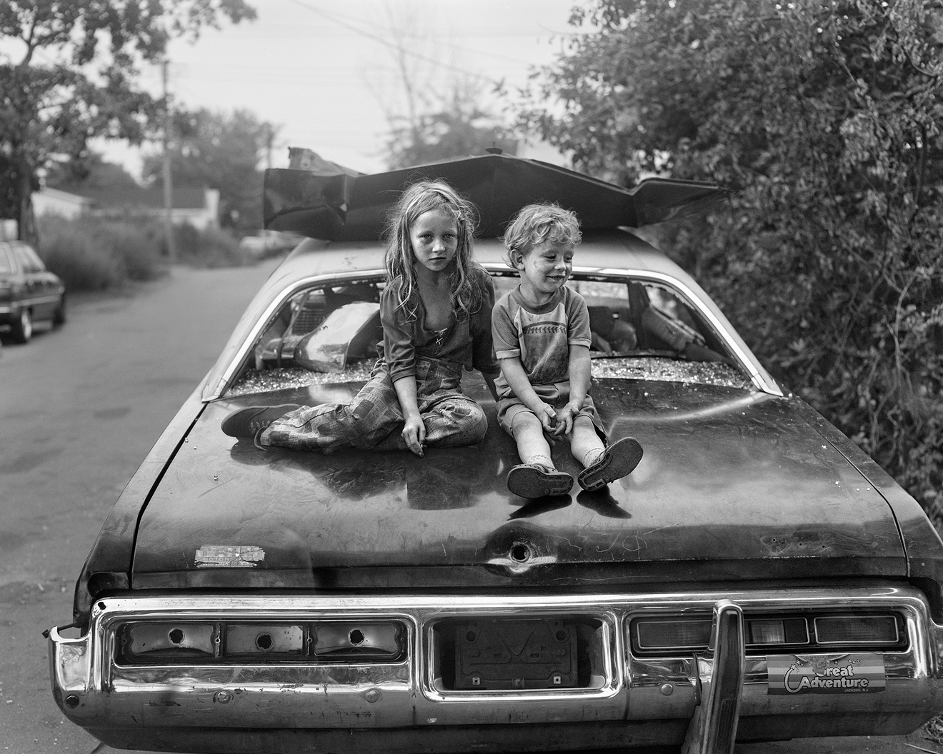 Christine Osinski, Children on a Wrecked Car