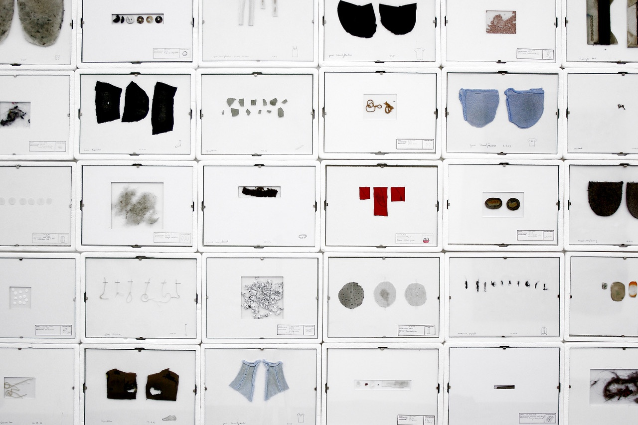 Esther Ernst  Rest um Rest, gepresst, 2008  Mixed media