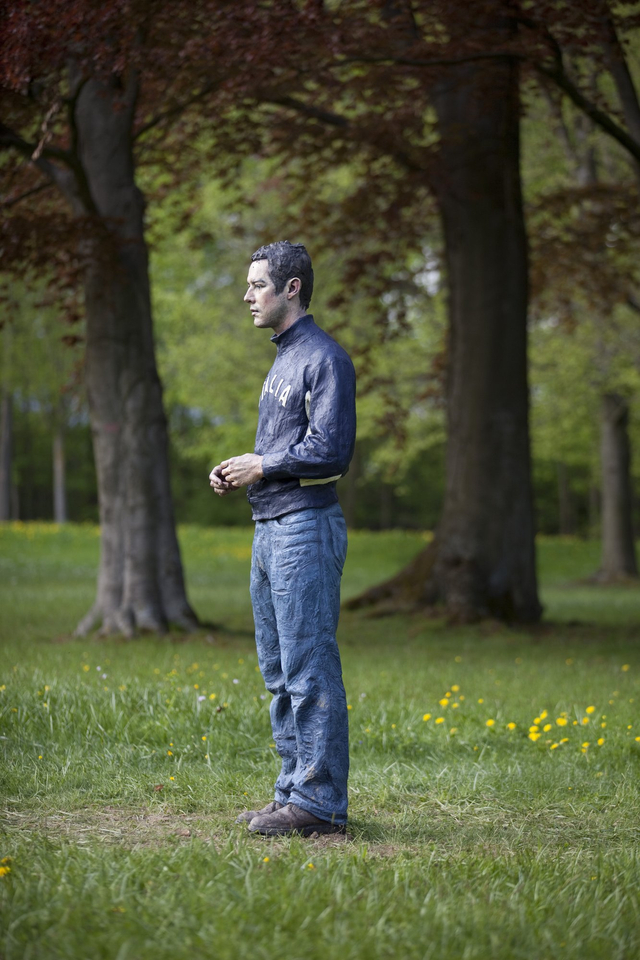 ITALIA 2004 Bronze, exterior paint 202 cm high | 80 in