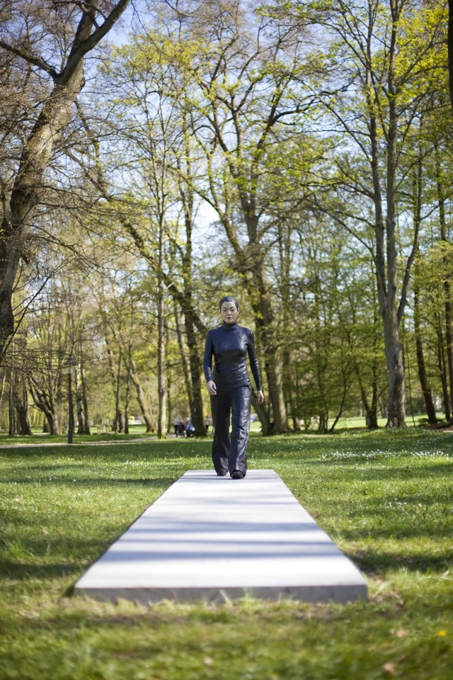 Walking Woman, 2008 Bronze, exterior paint 220 cm high