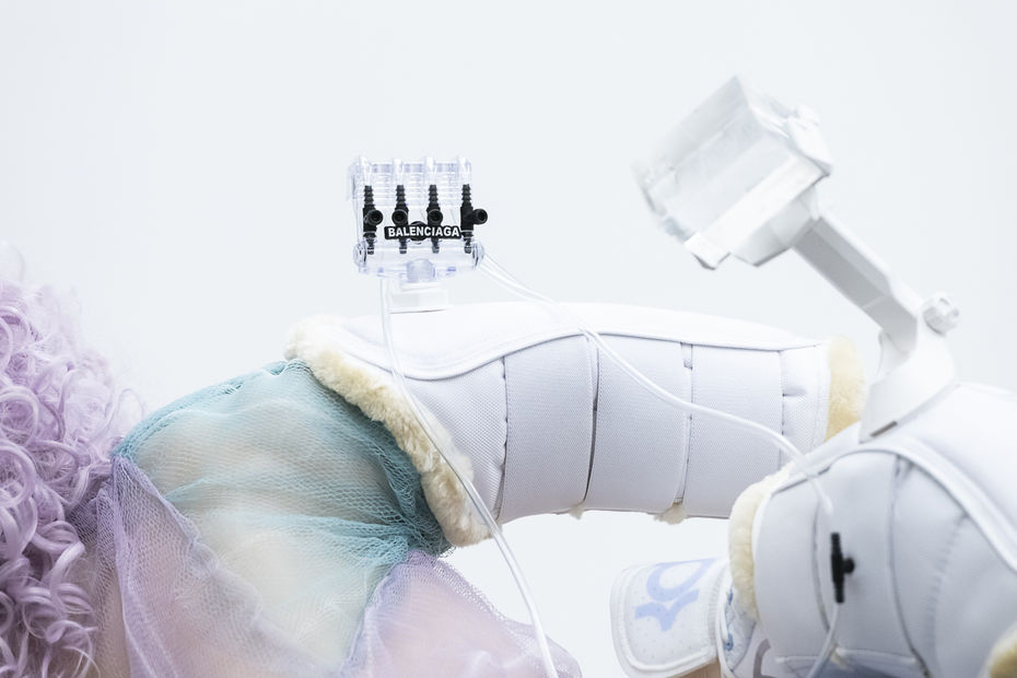 Cajsa von Zeipel, X Plus X Equals x, 2021. Installation view in Journey Through A Body, Kunsthalle Düsseldorf, Düsseldorf, Germany. Photo: Katja Illner.