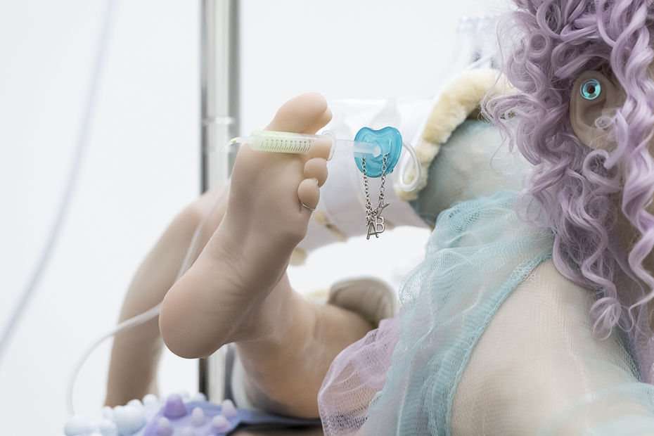 Cajsa von Zeipel, X Plus X Equals x, 2021. Installation view in Journey Through A Body, Kunsthalle Düsseldorf, Düsseldorf, Germany. Photo: Katja Illner.