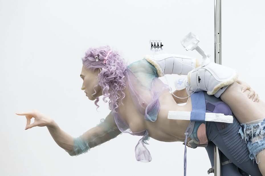 Cajsa von Zeipel, X Plus X Equals x, 2021. Installation view in Journey Through A Body, Kunsthalle Düsseldorf, Düsseldorf, Germany. Photo: Katja Illner.