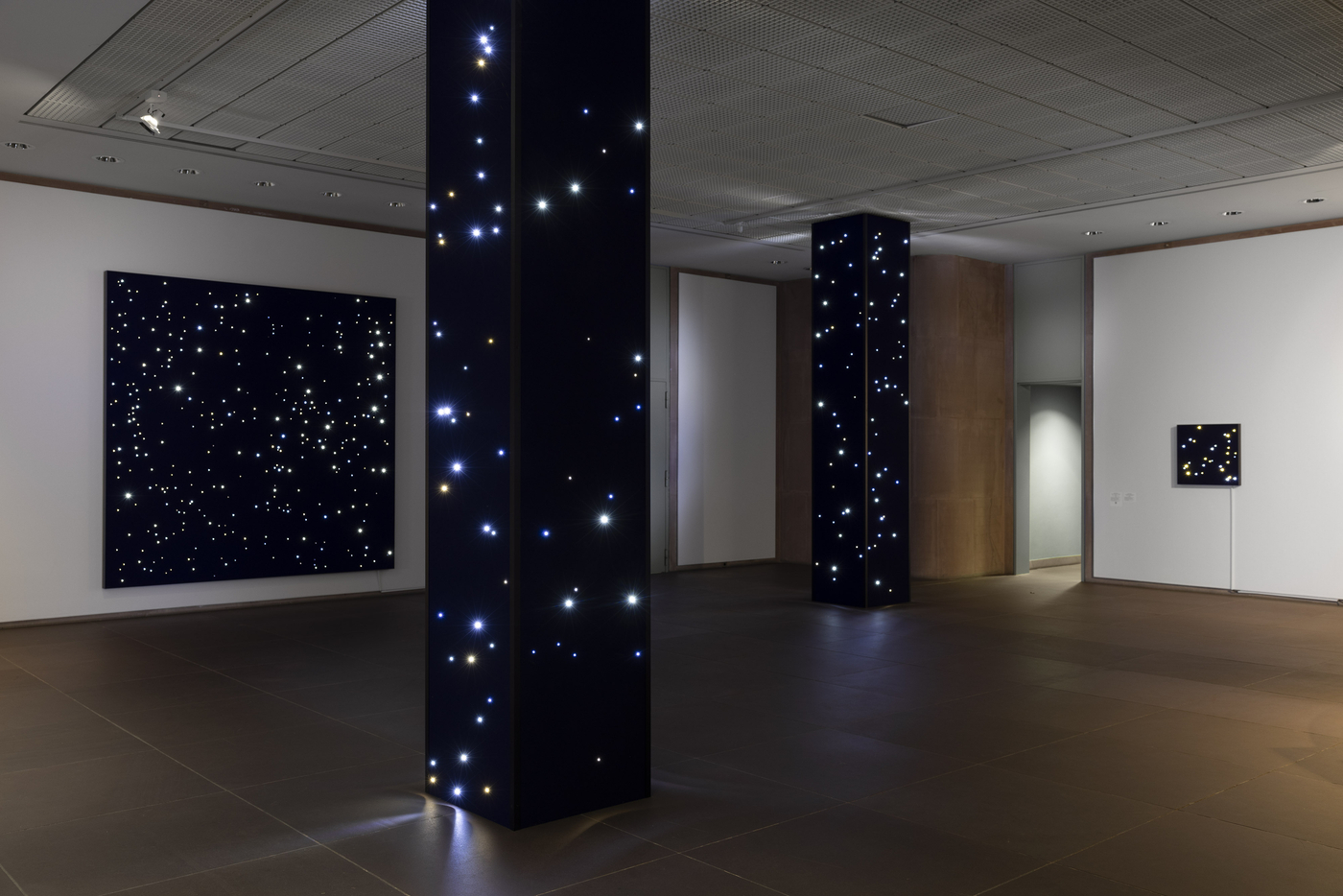 Kh Bi Alles Licht Angela Bulloch Night Sky 006