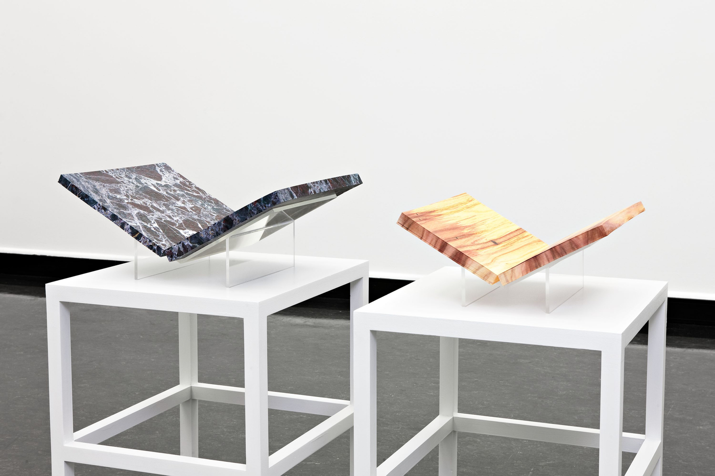 2011 Tetrachromat Bergen Kunsthall 01 Tauba Auerbach