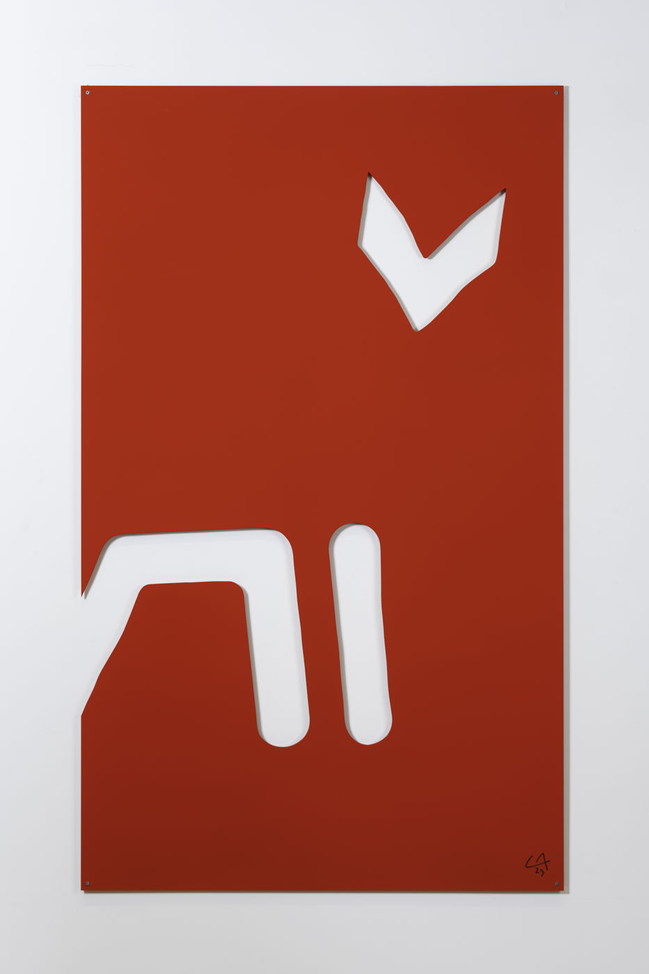 작가는 그의 스튜디오 바닥에 운동복을 깔아 놓고 핸드폰으로 촬영한 뒤 이를 자르거나 확대해 일련의 선이나 곡선, 혹은 문자가 담긴 모양으로...