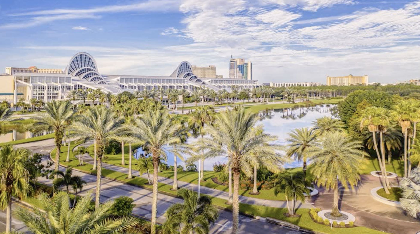 2020년, 아크앤젤은 머신 러닝 기술을 활용하여 일종의 가십이나 이야깃거리를 담은 낚시성 기사를 수집하는 봇(bot, 특정 작업을 반복 수행하는 프로그램)을 프로그래밍하였다....