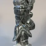 Johnny Inukpuk, Mother & Child with Kamik / mere et enfant avec kamik, 1979