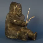 Isa Oomayoualook, Seated Inuk / homme assis, ca. 1965