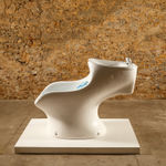 Laura Lima, Gigantesco Parentesco (Passeio Solitário) [Massive Kinship (Solitaire Promenade)], 2018