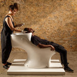 Laura Lima, Gigantesco Parentesco (Passeio Solitário) [Massive Kinship (Solitaire Promenade)], 2018