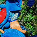 Laura Lima, Gigantesco Parentesco (Passeio Solitário) [Massive Kinship (Solitaire Promenade)], 2018