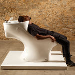 Laura Lima, Gigantesco Parentesco (Passeio Solitário) [Massive Kinship (Solitaire Promenade)], 2018