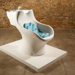 Laura Lima, Gigantesco Parentesco (Passeio Solitário) [Massive Kinship (Solitaire Promenade)], 2018