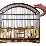 Laura Lima, Gigantesco Parentesco (Passeio Solitário) [Massive Kinship (Solitaire Promenade)], 2018