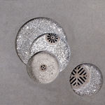 Laura Lima, Gigantesco Parentesco (Passeio Solitário) [Massive Kinship (Solitaire Promenade)], 2018