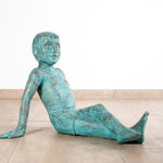 BABETTE DEGRAEVE, JONGETJE MET HOND (rechts dragend) 4//9