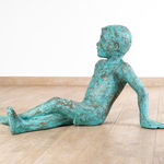 BABETTE DEGRAEVE, JONGETJE MET HOND (rechts dragend) 4//9