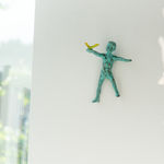 BABETTE DEGRAEVE, JONGETJE MET HOND (rechts dragend) 4//9