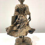 Chaînon manquant lieven d'haese sculpture contemporaine en bronze un garçon courant avec un puzzle sculpture enfant sculpture enfance Art Yi galerie d'art à bruxelles