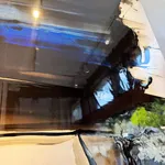 VENETUS LEO AD OPUS abstract painting of Frédéric Halbreich black and white and blue calligraphic contemporary painting oil painting lacquer on wood at Art Yi gallery in Brussels