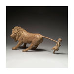 Jeanne et leeuw sculptuur met klein meisje sculptuur Sophie Verger prachtig bronzen sculptuur dierensculptuur hedendaagse sculptuur Art Yi-galerij Brusselse kunstgalerij