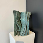 Wer ist der Leser? Buchskulptur Paola Grizi, zeitgenössische Buch- und Gesichtsskulptur, italienische Skulptur Art Yi Gallery, Brüsseler Kunstgalerie