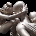 Sculpture familiale Marc de Corte sculpture couple sculpture femme dansante sculpture homme sculpture bébé sculpture humaine nue sculpture de jardin sculpture bronze sculpture contemporaine Galerie Art Yi Galerie d'art de Bruxelles