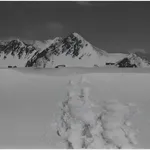 陈萧伊 Chen Xiaoyi, 脱臼时空系列 Dislocated Spacetime series, 2025