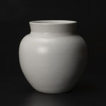 Miyanohara Ken 宮之原 謙, Carved Celadon Porcelain Brush Pot, 緑磁彫萬筆壺, circa 1950s–1960s