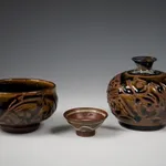 Kinjo Jiro 金城次郎, Flower Jar with Shrimp and Fish Pattern 海老魚文花瓶
