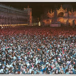 Crowd of couples kissing on New Year's Eve midnight in Venice, by Massimo Vitali