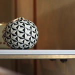 Massimo Micheluzzi, Vaso Nero, 2023