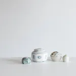 Bernard Leach, Vase made at Dartington