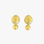 Kayo Saito, Gold pearl drop earrings