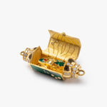 Marie Lichtenberg, Red and navy mauli corde