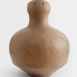 Julia Isidrez, Vasita con dos ranas, 2024