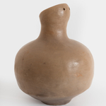 Julia Isidrez, Vasita con dos ranas, 2024