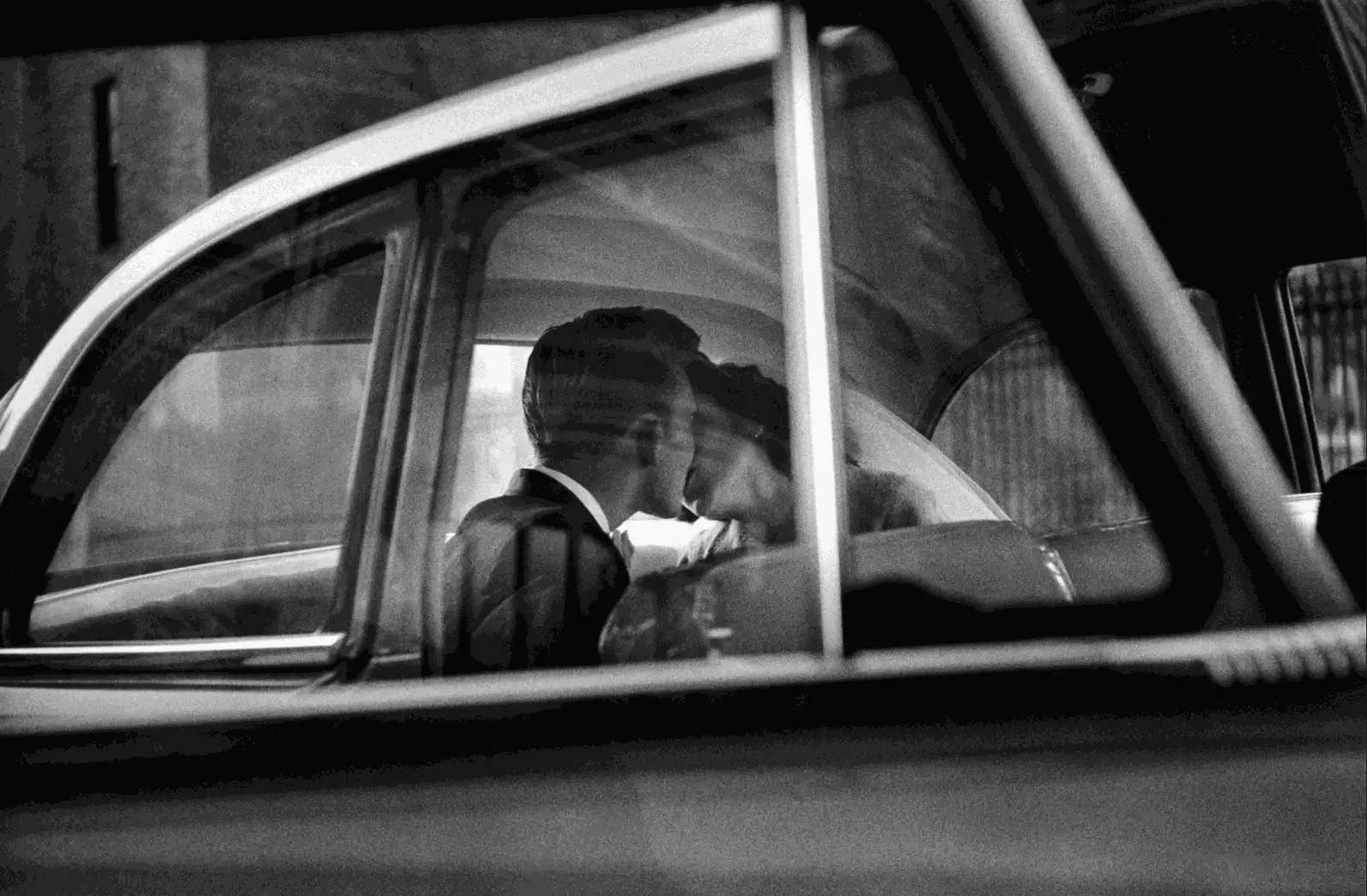 Elliott Erwitt: Home Around the World... For the Holidays 