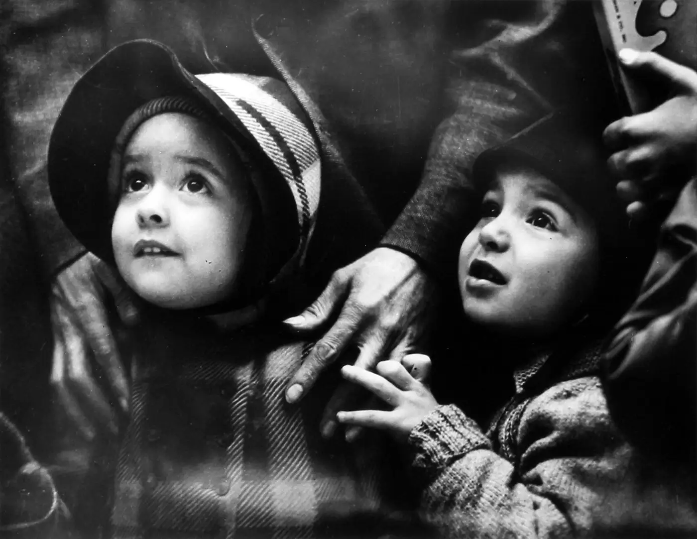 Arthur Leipzig, Watching Santa, 1944