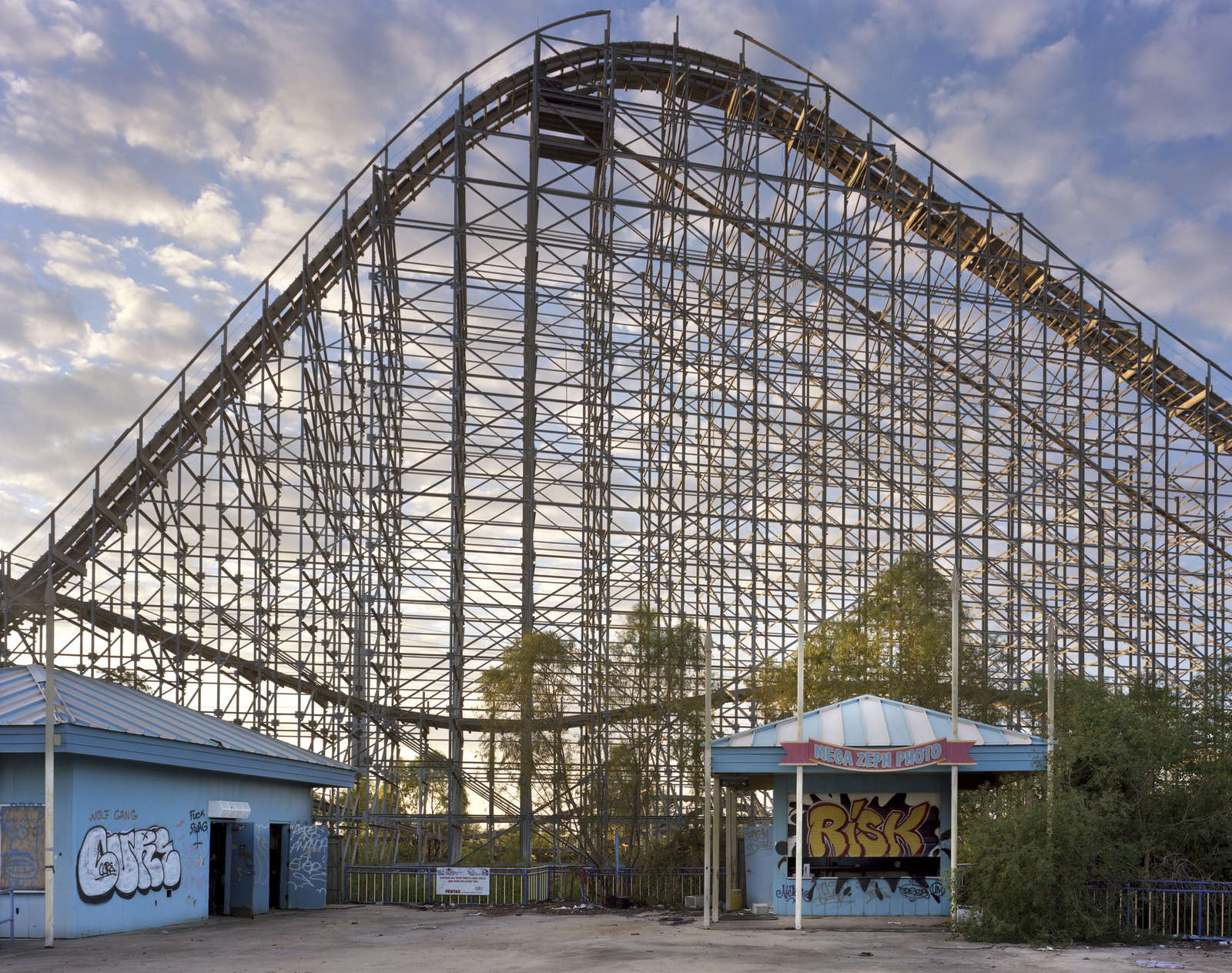 Felicia Feaster Reviews Andrew Moore, Gordon Parks + Steve Schapiro for the AJC