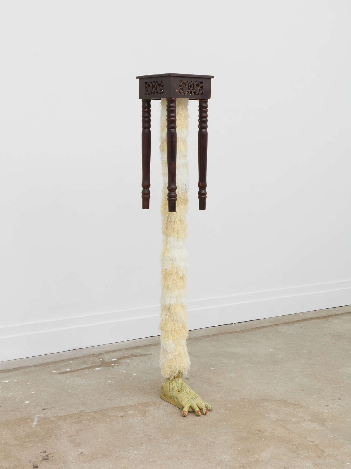 Woo Jin Joo, 'Murmur', 2025, 160 x 35cm. Courtesy of the artist and ai