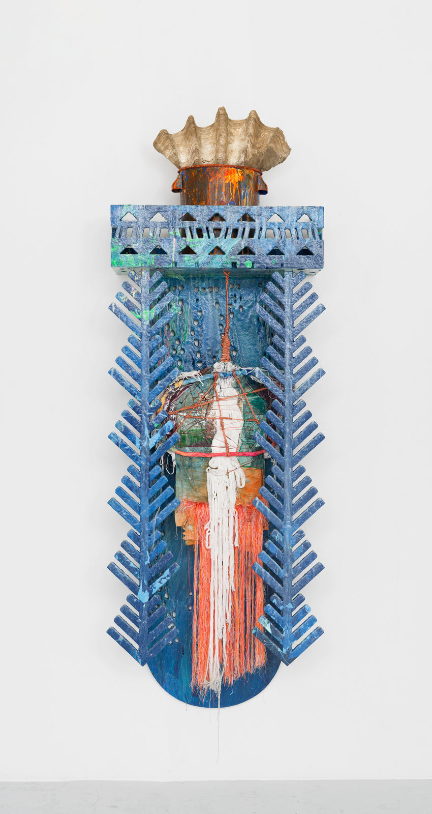 Julien Creuzet, Nos diables rouges, nos dérives commotions, after sinking, long contemplation, holy blue, subliminal désir, occipital désire, enchantons l’atmosphère (autel coquillage), 2025