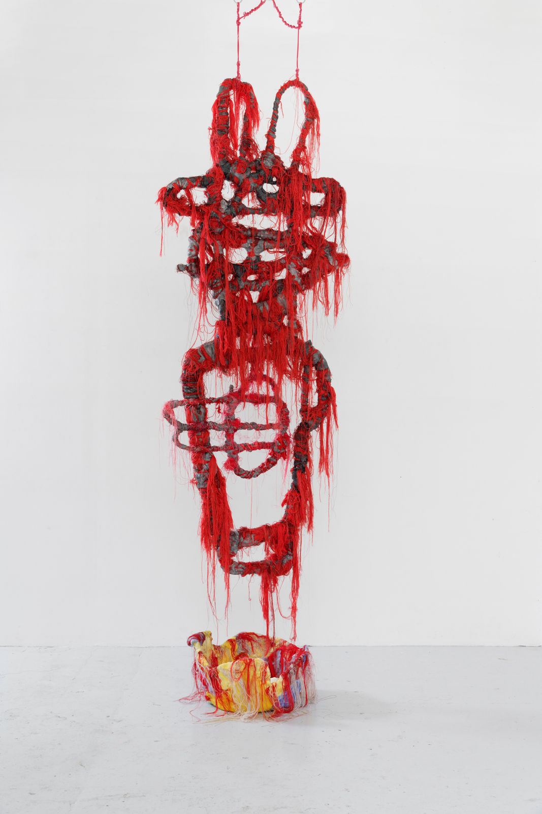 Julien Creuzet, Nos diables rouges, nos dérives commotions, as long as we can we will look at the sky, I and I. Matinale lumière, zénithale poussière, orbital désert (anthropomorphique rouge), 2025