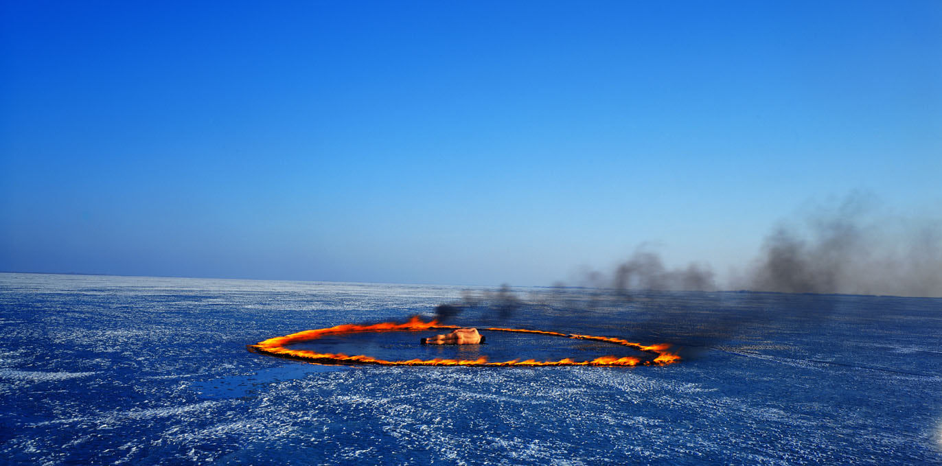 Cang Xin, Man And Sky As One Series No.3 - Fire Circle天人合一系列 - 火圈 , 2004