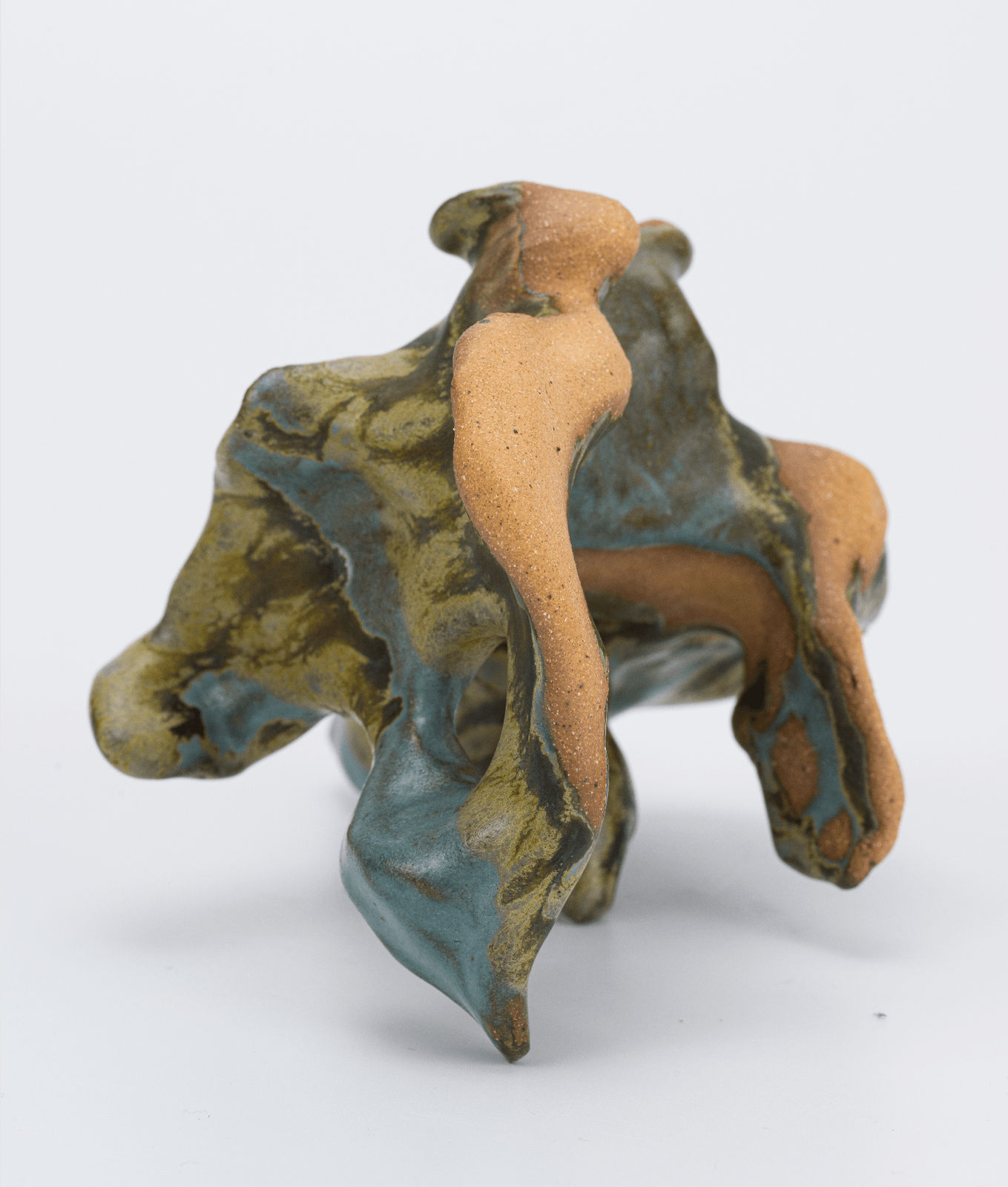 Zoë Marden, starburstingseasquirting, 2023