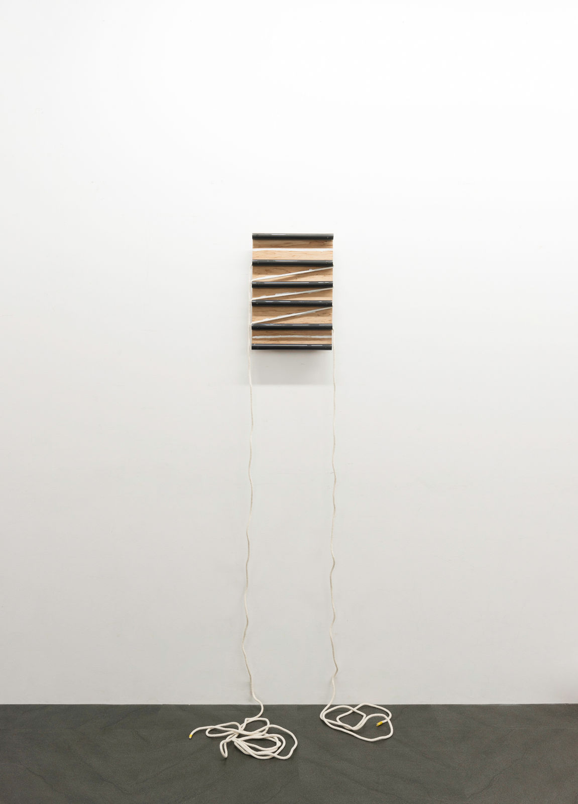 Kishio Suga, Adjacent Gaps, Internal Separation (Kinsa-nairi), 1999